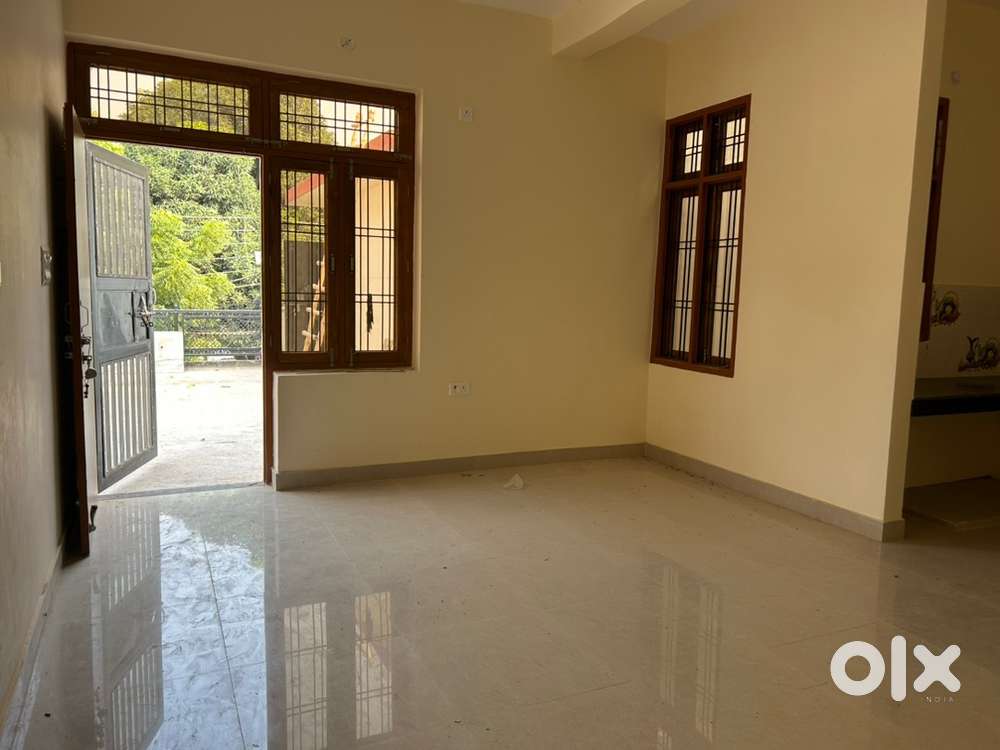 Independent 1 bhk semi furnished on first floor for job class family