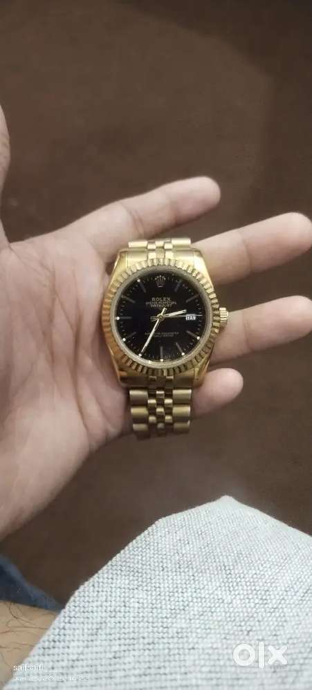 Classic Watch gold