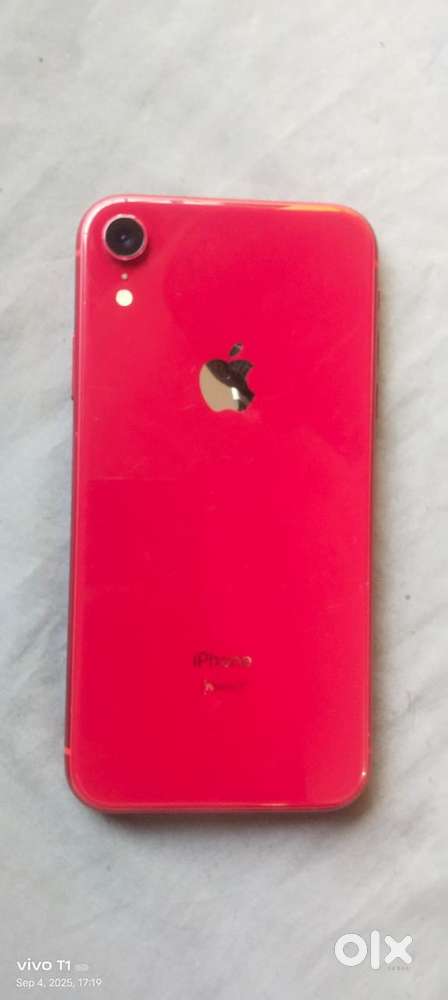 iPhone xr (64gb)