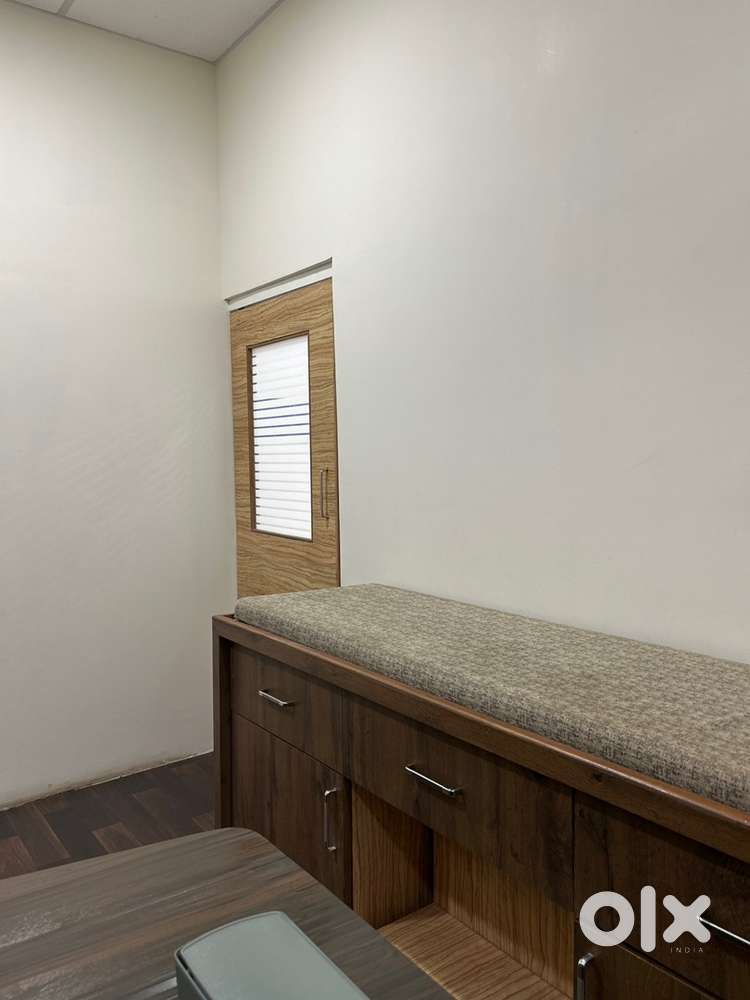 होमियोपैथिक क्लीनिक में स्टाफ़ की पोजीशन