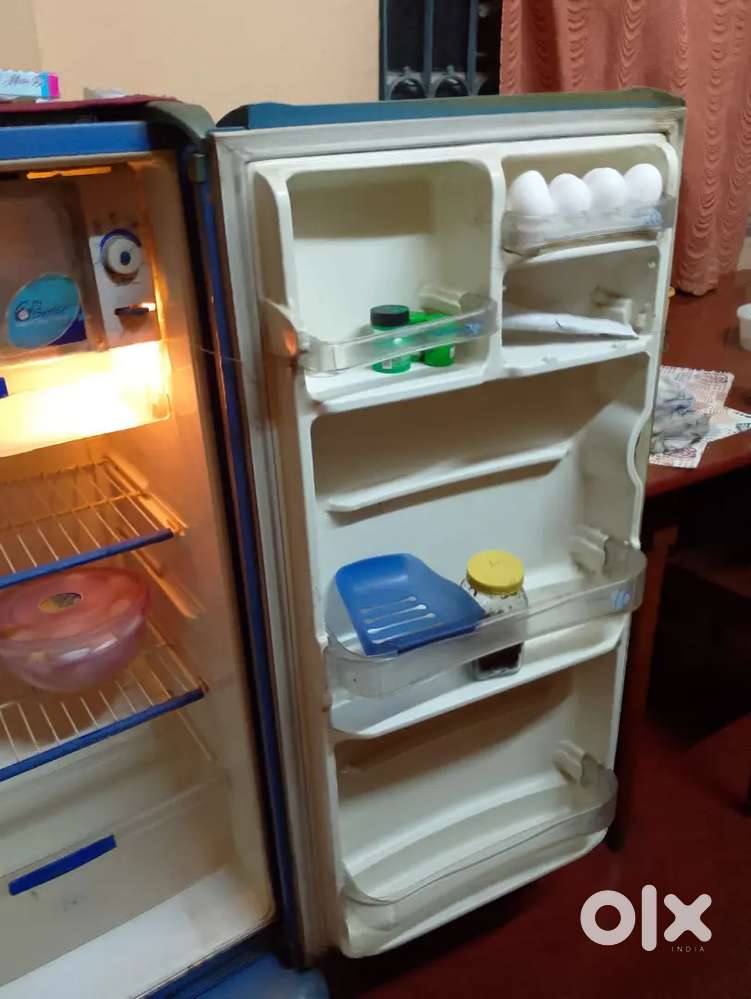 Whirlpool 200ltr fridge with running condition
