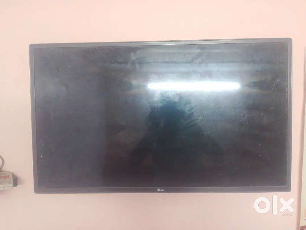 Lg tv hai 2 month se band pada hai 32 inch