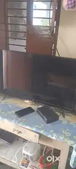 Mi tv smart 32 inch, with remote, audio working, video not working.