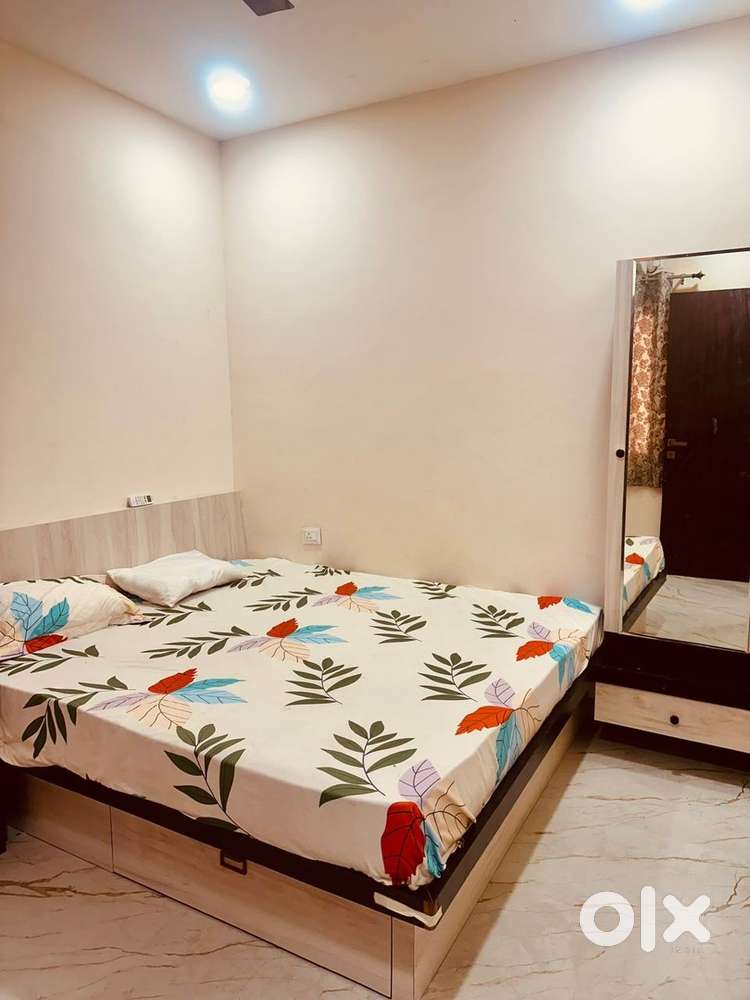 1 bhk full furnished flat available on rent old palasiya indore