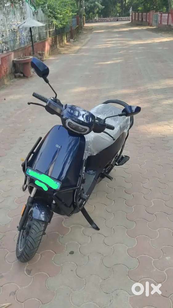 OLA S1 PRO Gen3 4KW Midnight Glossy  2025  1 Day Used  Warranty