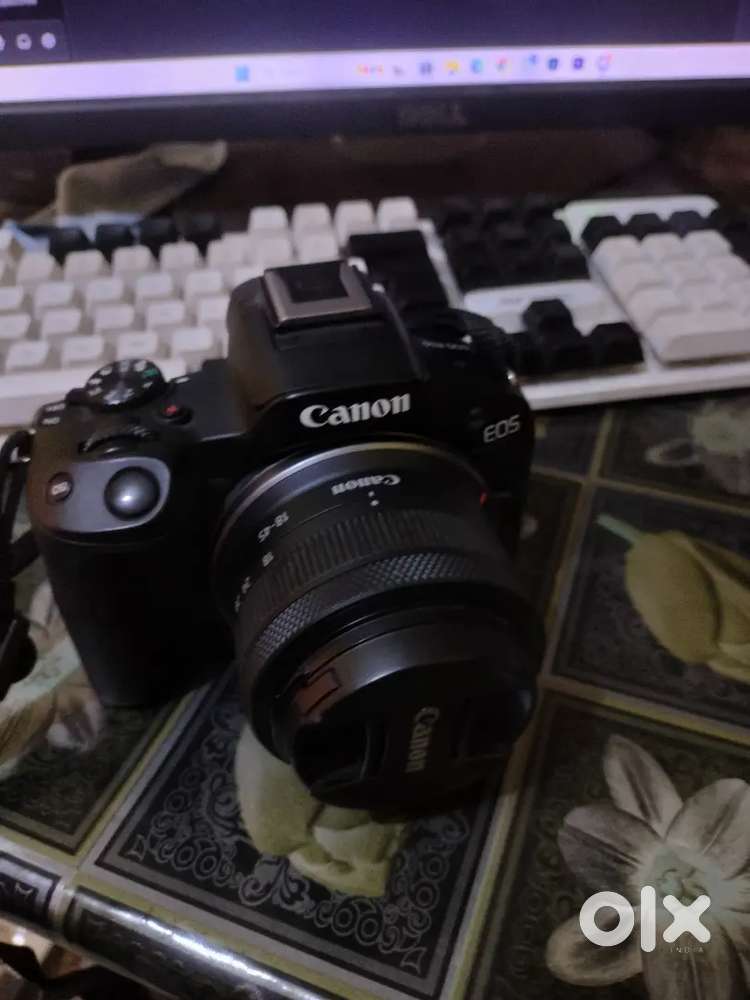 Canon EOS R50