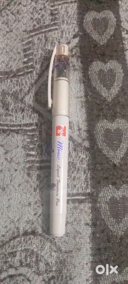 Ye fountain  pen  isake satha 3 rifil and 1  cottage