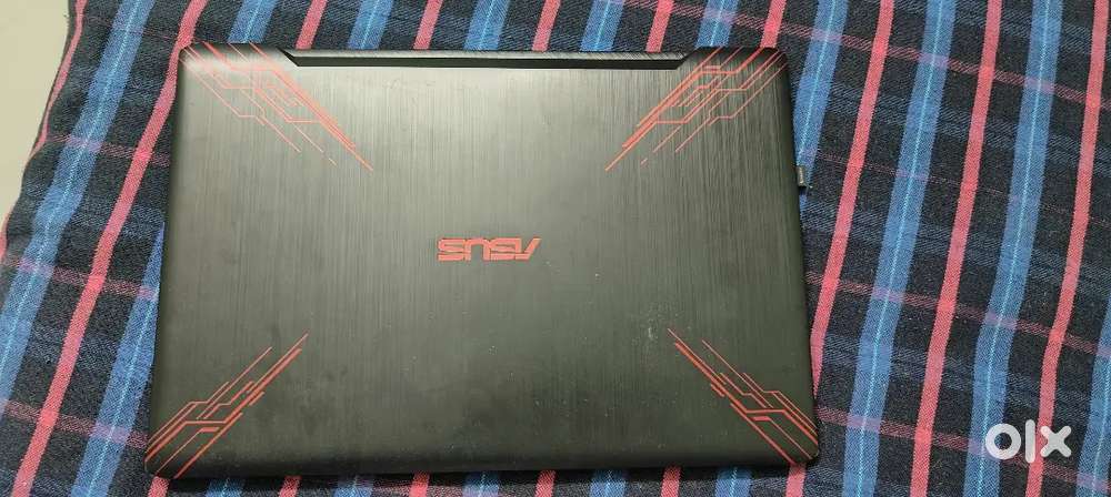 Asus Gaming laptop i5 8th Gen 1.3 TB SSD 16GB RAM