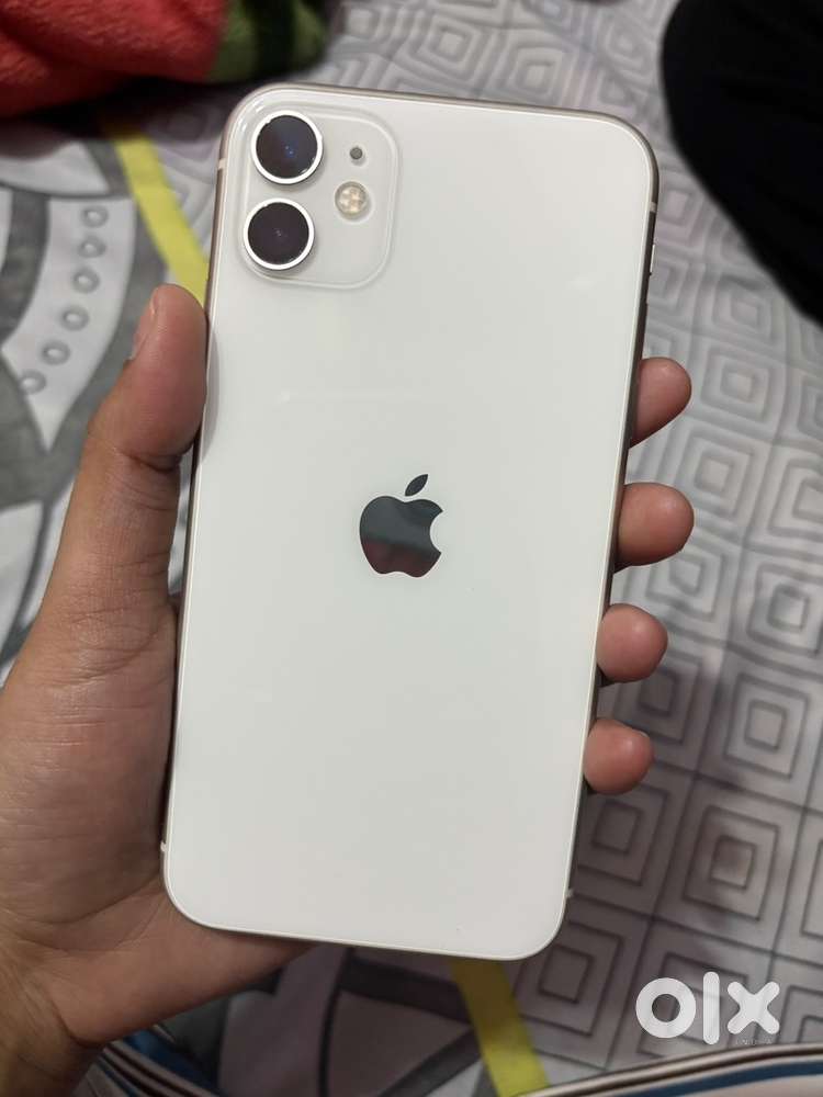 Selling iphone 11