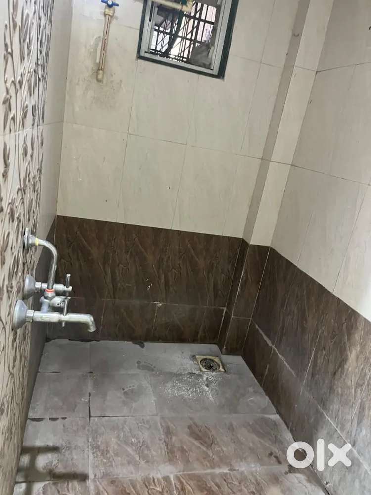 2 bhk with 2 bathroom  Flat for rent in royal wood society