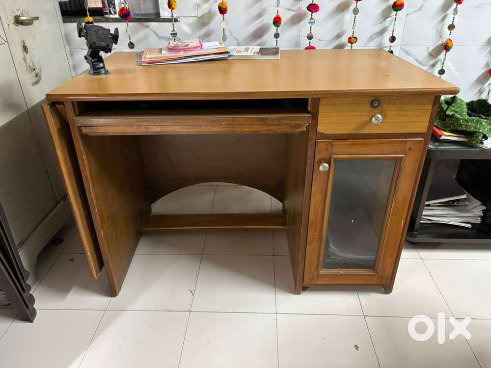 Study Table (Sagh)
