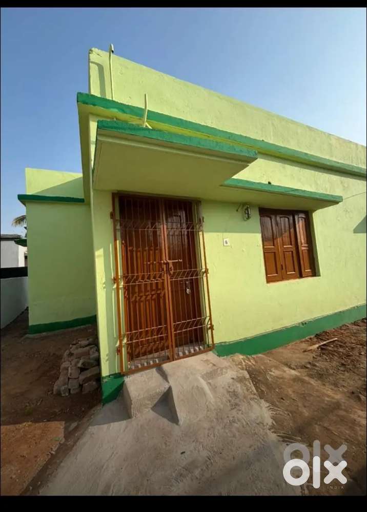 1rk room available in malipada