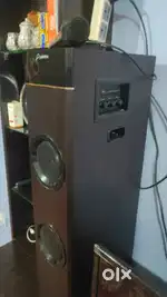 Pebble Titan Karoke Speaker with Karoke mic