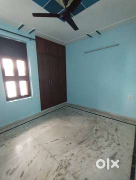 3 bhk semi furnished house at 2nd floord floor for rent