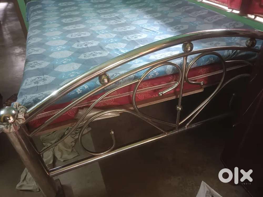 5/6 steel bed with ply bord