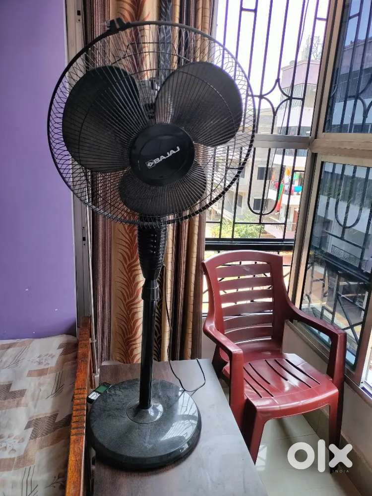 Bajaj Pedestal Fan
