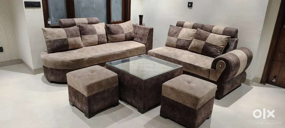 7 seater Sofa with Square Table