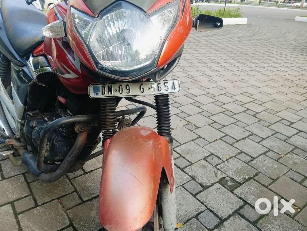 Suzuki GS150R
