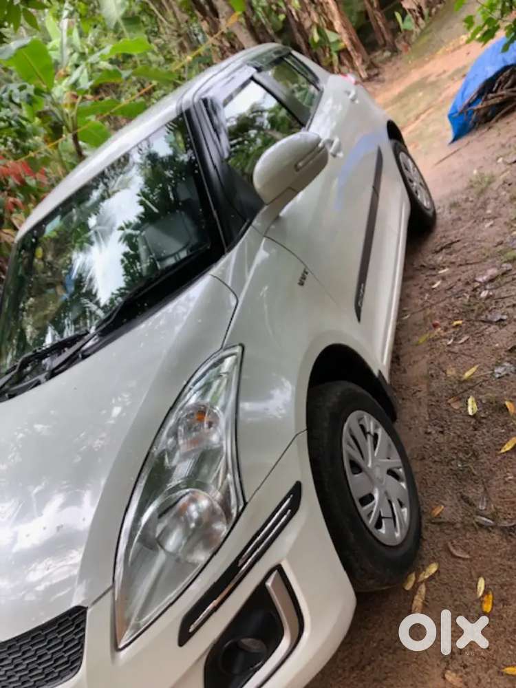 Maruti Suzuki Swift 2017 7th Month Petrol 27700 Km Driven