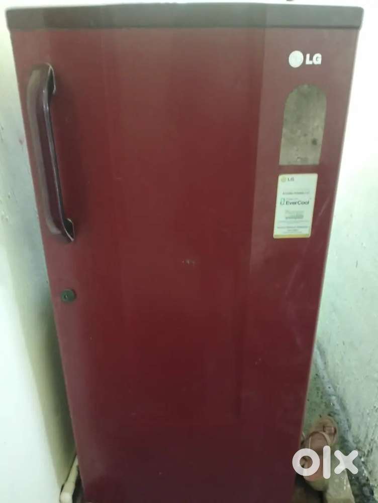 Lg fridge 6 years good running condition