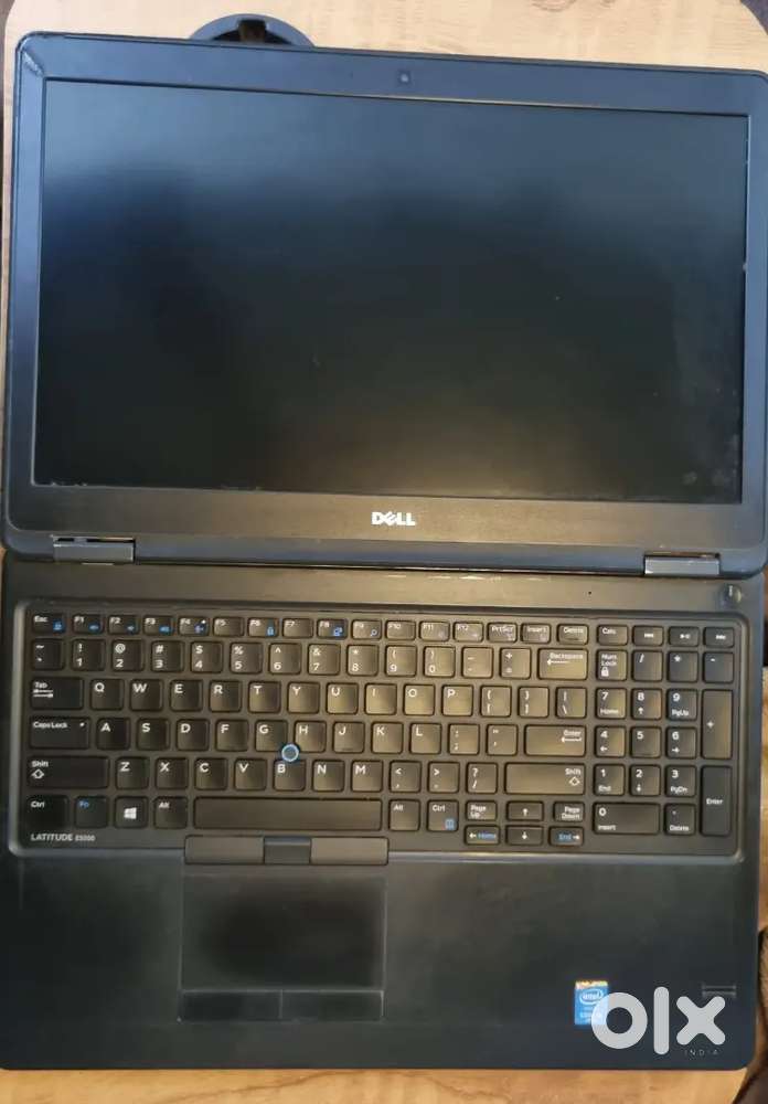 DELL LATITUDE E-5590