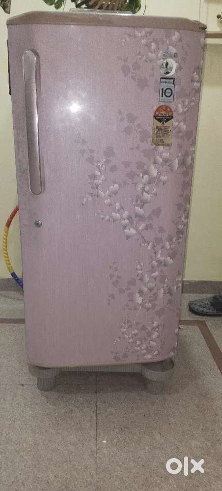 Kisi ko chahiye toh contact kare