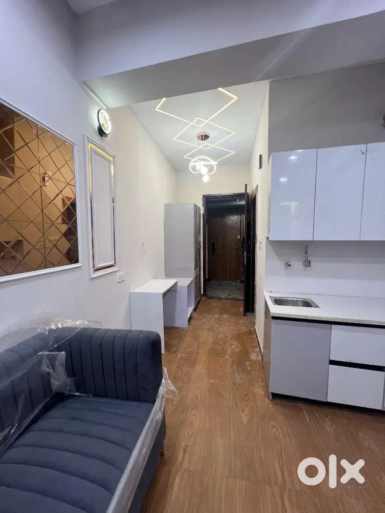 Furnished studio available on rent in Saraswati Galleria Noida Extn