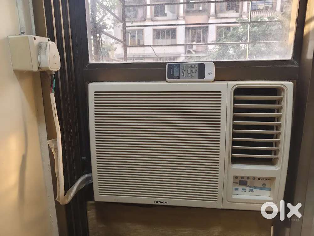 1 Ton Hitachi Window AC 3star, less than 4 year old