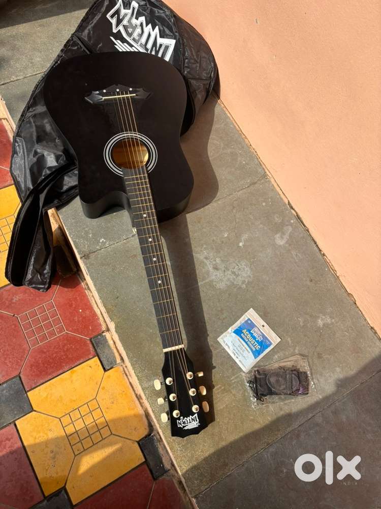 Acoustic guitar INT 38C BK