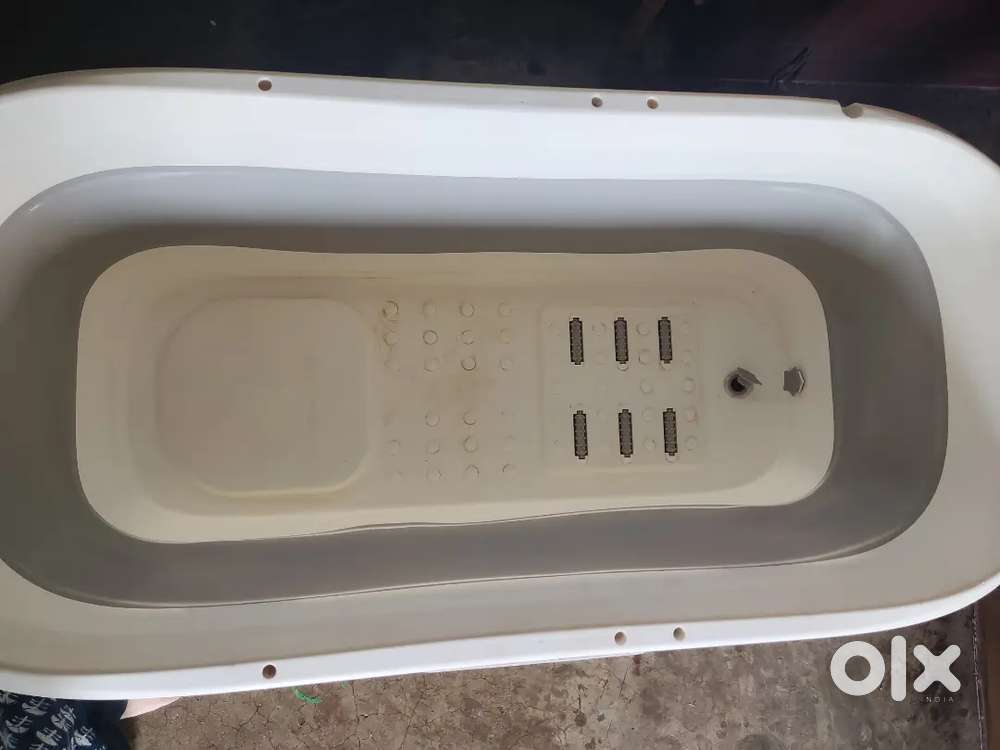 Luvlap bath tub