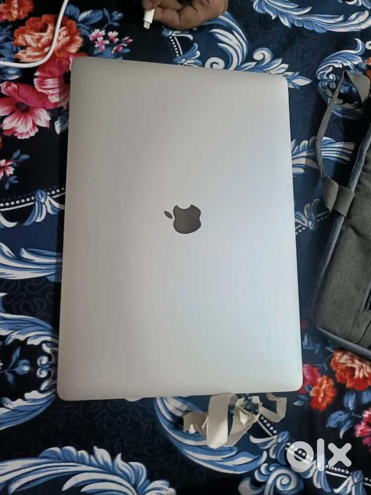 Apple Macbook Pro i7/16gb/512ssd Touchpad Model