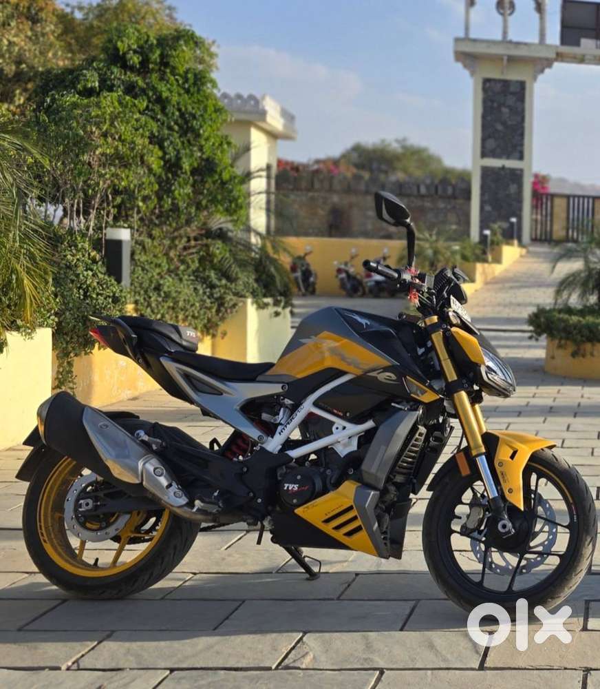 APACHE RTR 310 YELLOW  BEST CONDITION