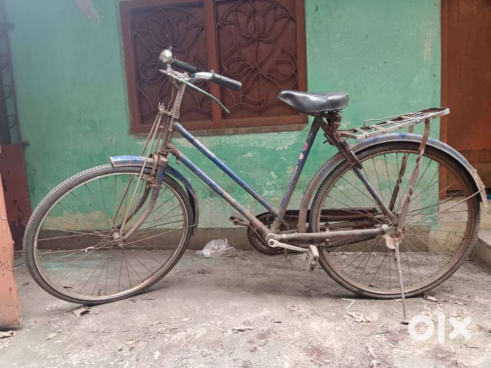 “Old Style Ladies Cycle – Strong Frame, Smooth Running, Good Condition