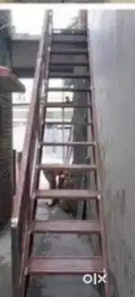 Metal sidi big one for a 1st floor house from ground.