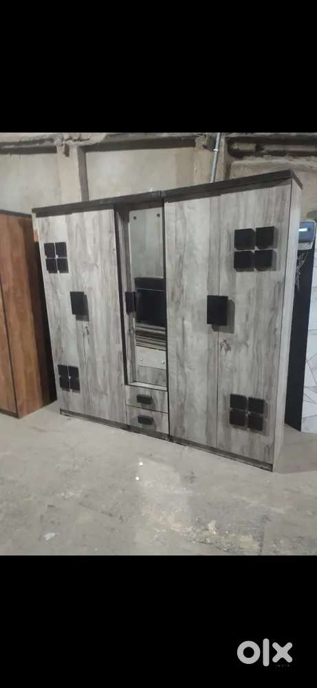 Ad id premium  5 door word drop with drasig