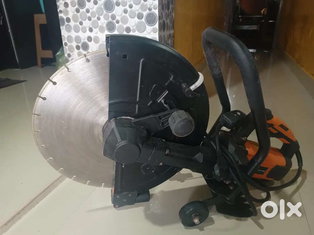 Slab cutting mechine