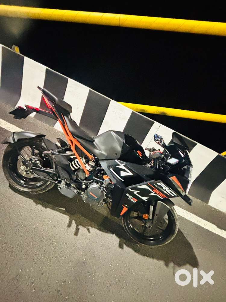 ONLY 1 YEARS OLD BIKE RC 200