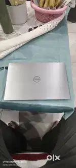 HP latitude 7400