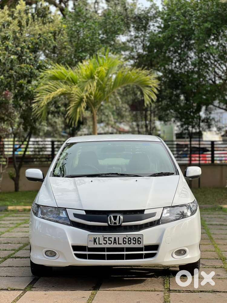 Honda City V MT Exclusive, 2010, Petrol
