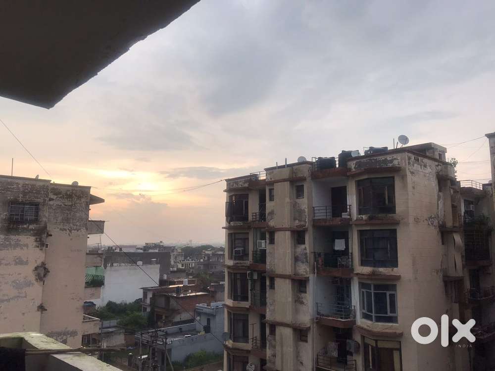 2 room set available in 3bhk fully furnished