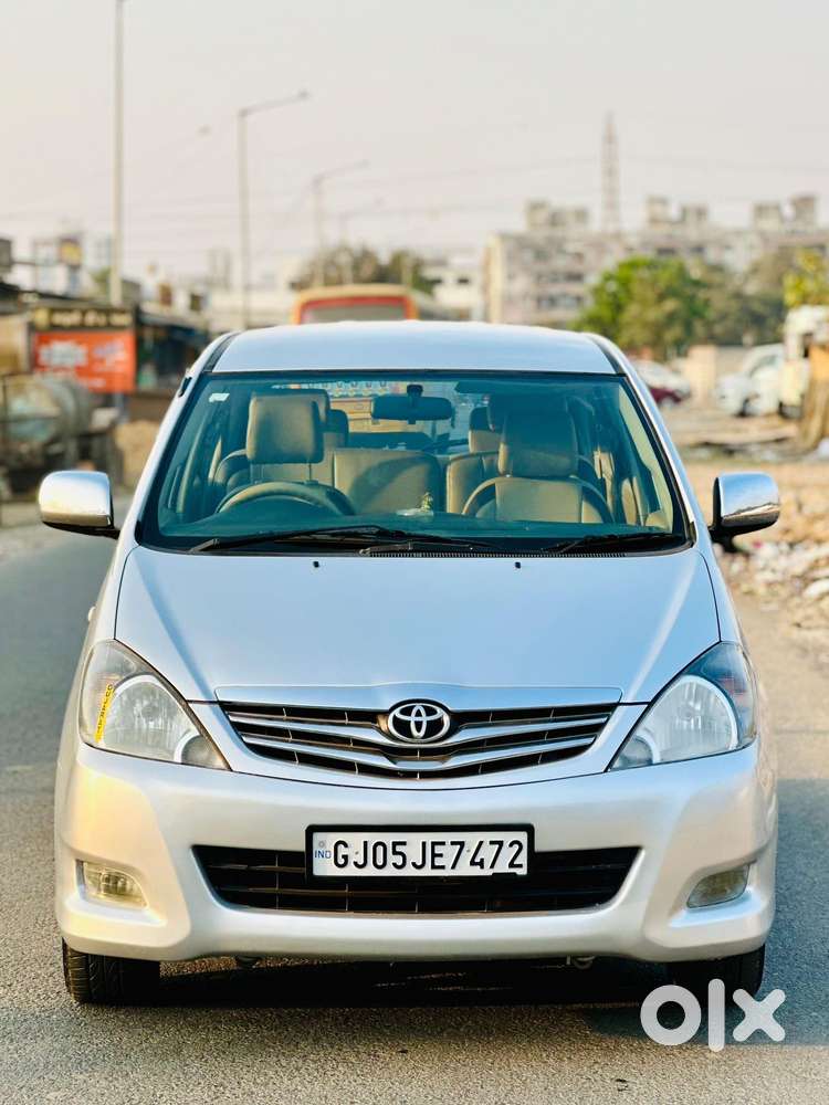 Toyota Innova 2004-2011 2.5 V Diesel 8-seater, 2011, Diesel