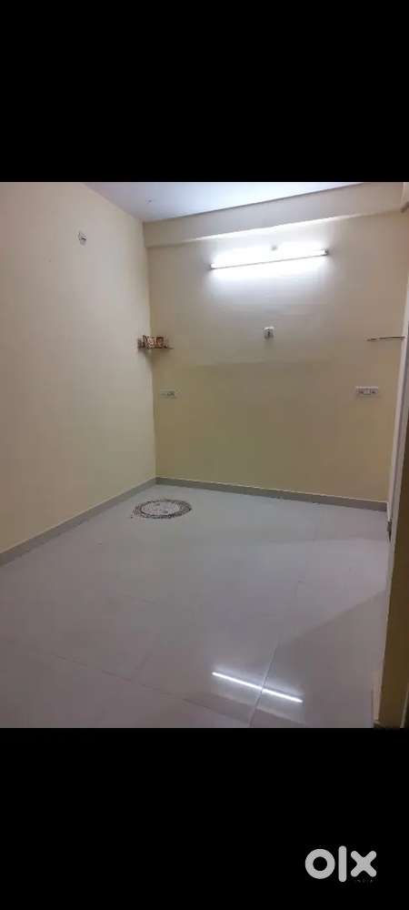 One bedroom kitchen and hall