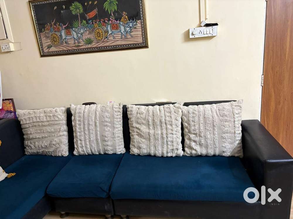 Six Easter L-shaped sofa