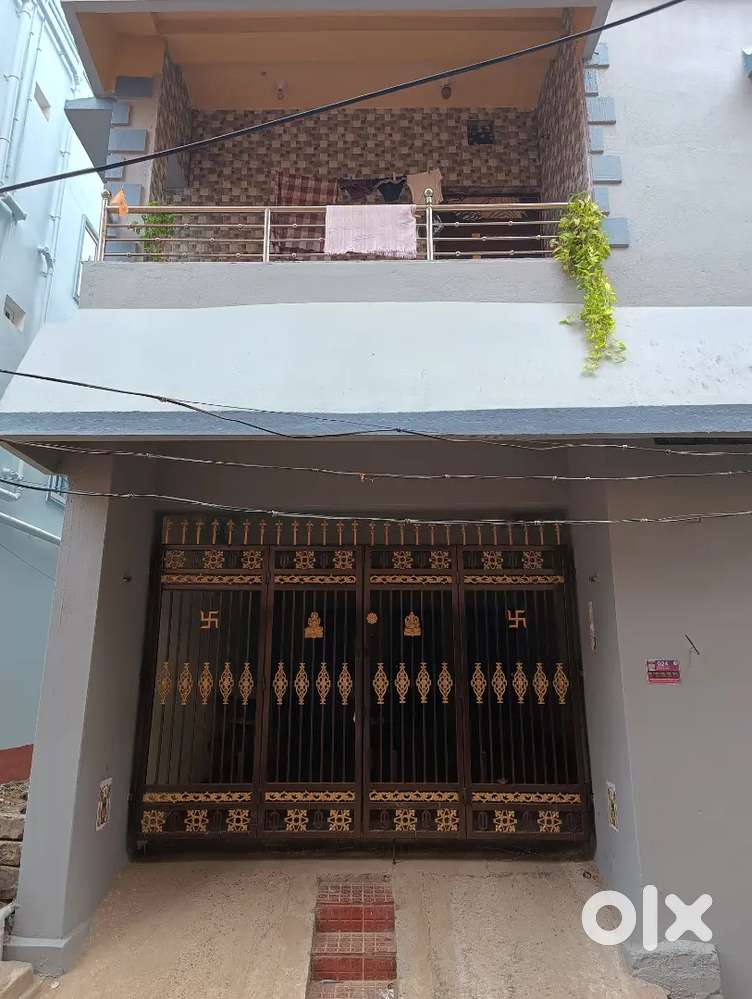 Tolet Premium 3 bhk House with Puja room, store room and Balkony