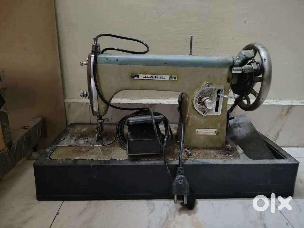 Usha Silai Sewing Tailor Streamline machine with Padle and Motor
