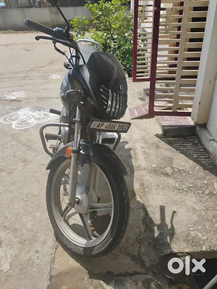 Hf deluxe bike with very less used single hand used