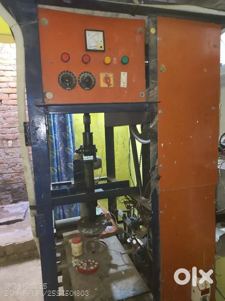 Dona pattal ki machine