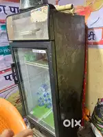 D friger and glass fridge