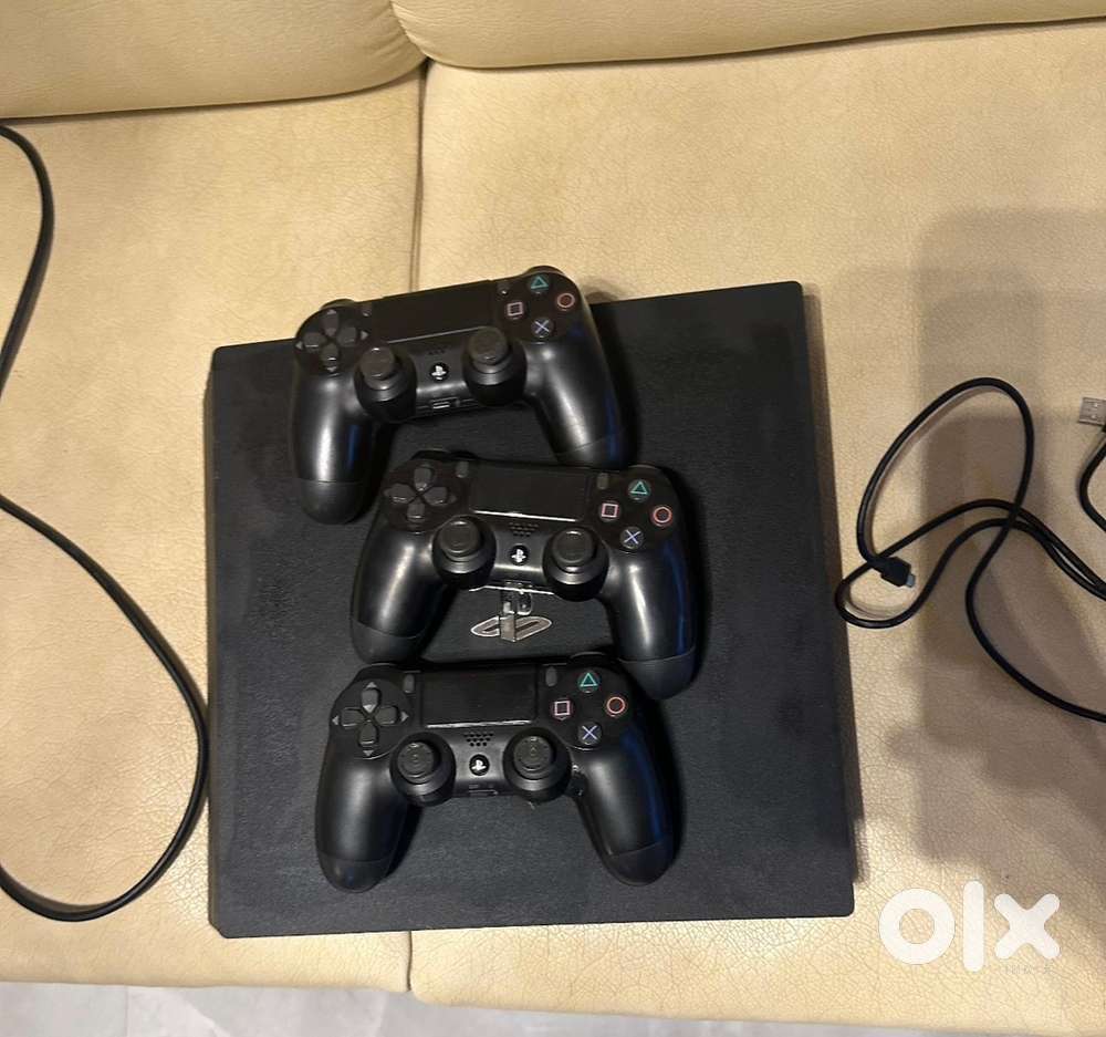 Ps4 pro with 3 controllers
