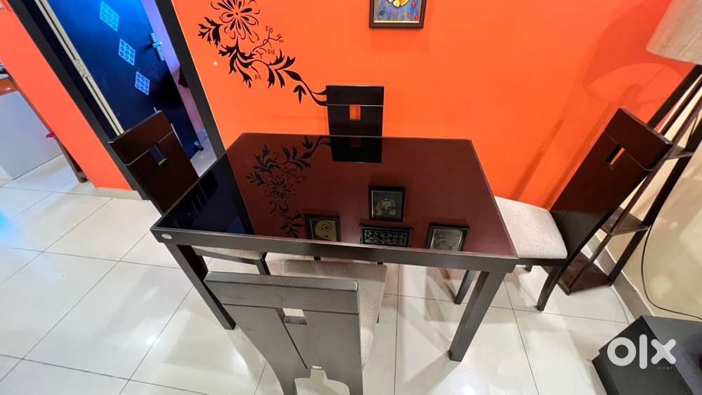 Glass Dinning set 4 seater